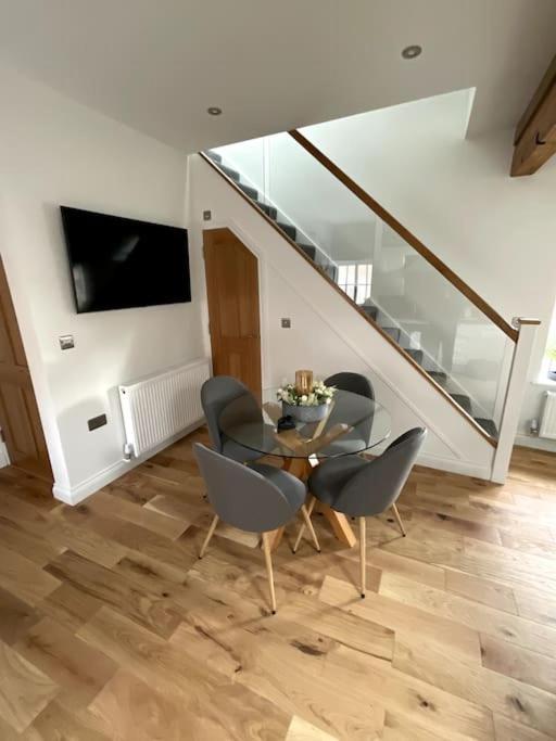 Apt D In Old Grade 2 Converted Farmhouse マーケット・ウェイトン エクステリア 写真
